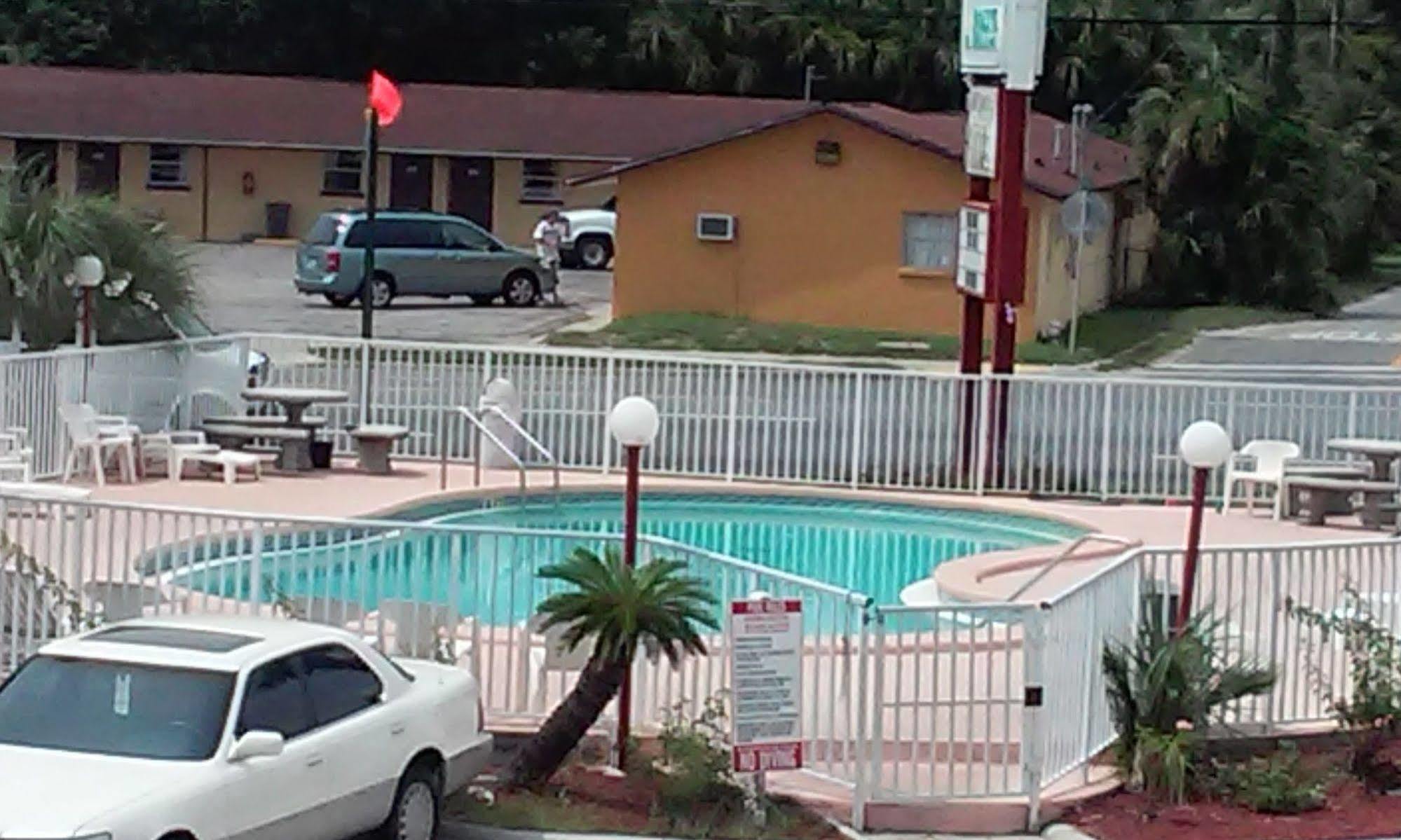 Summer Breeze Motel Panama City Beach Exterior photo